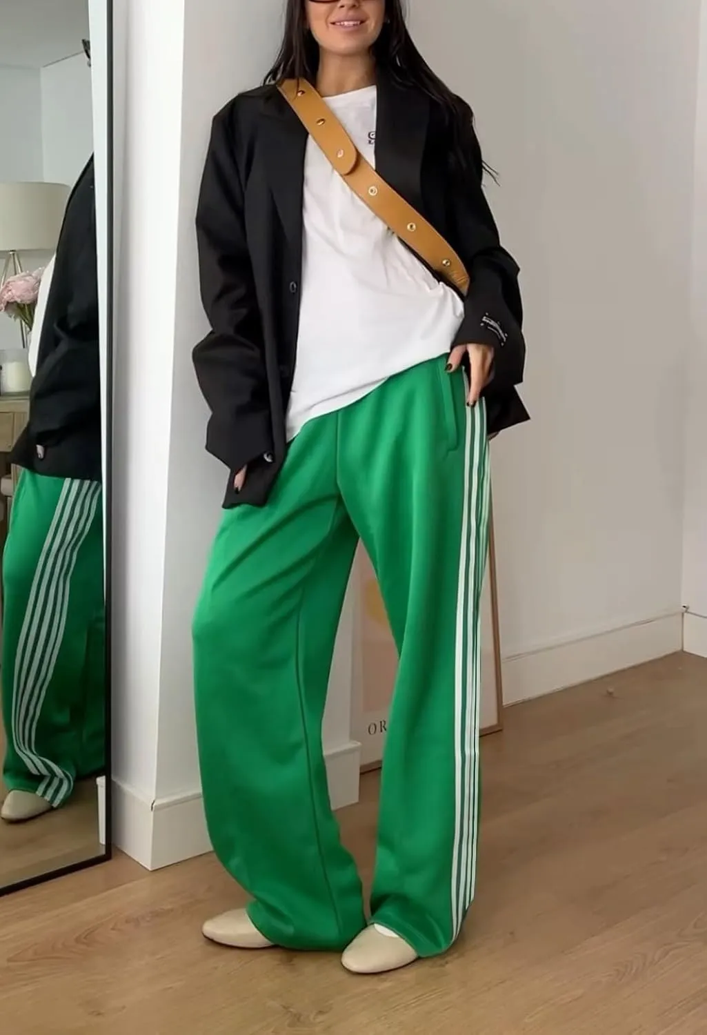 KMBANGI Women Striped Track Pants Elastic Waist Straight Leg Sweatpants Joggers Wide Leg Side Stripes Pants with Pockets