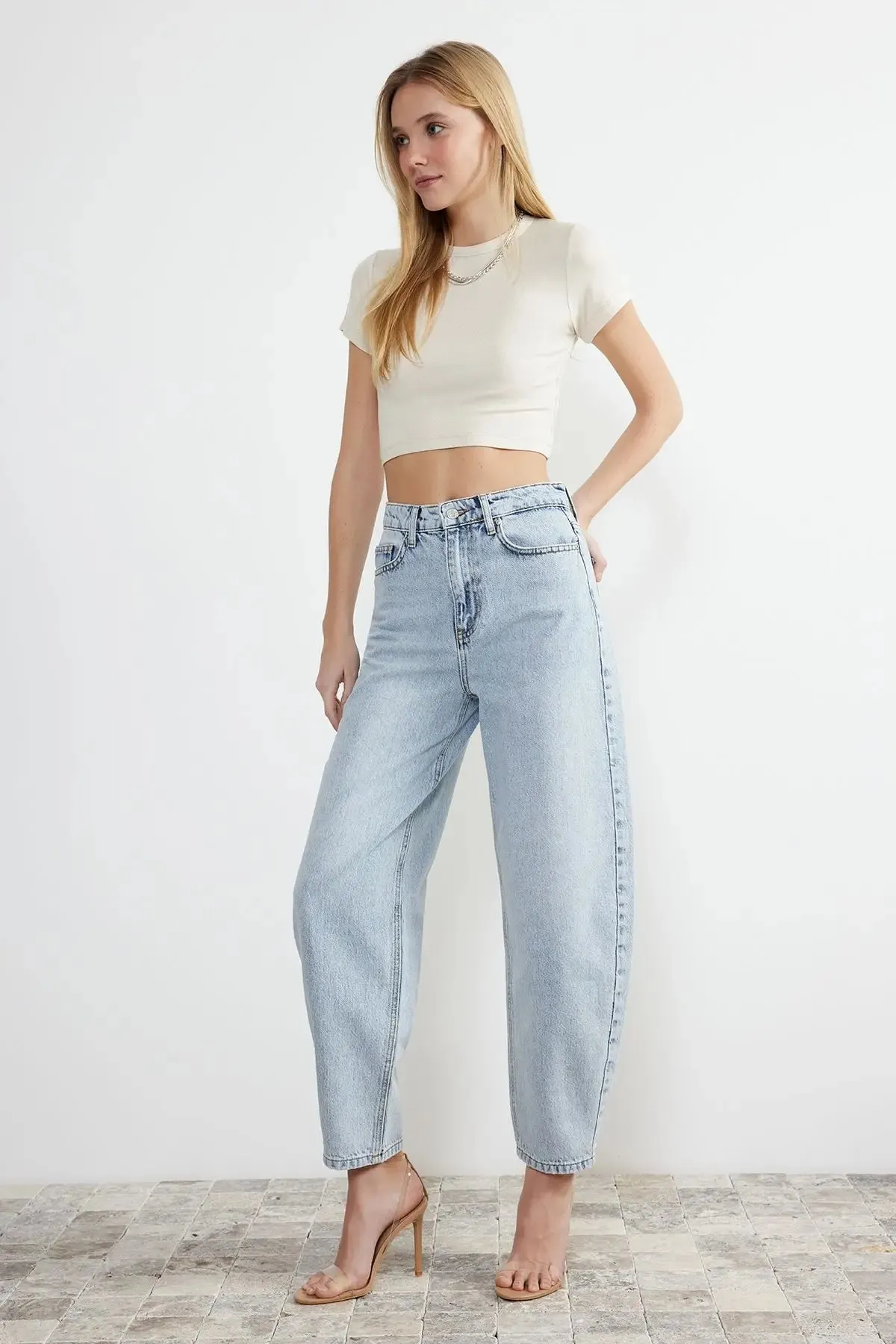 Trendyol TYZA Hellblaue Damen-Jeans mit hoher Taille, 2024, Herbst, 100 % Baumwolle, Denim, Straßenhose, lockere Karottenhose